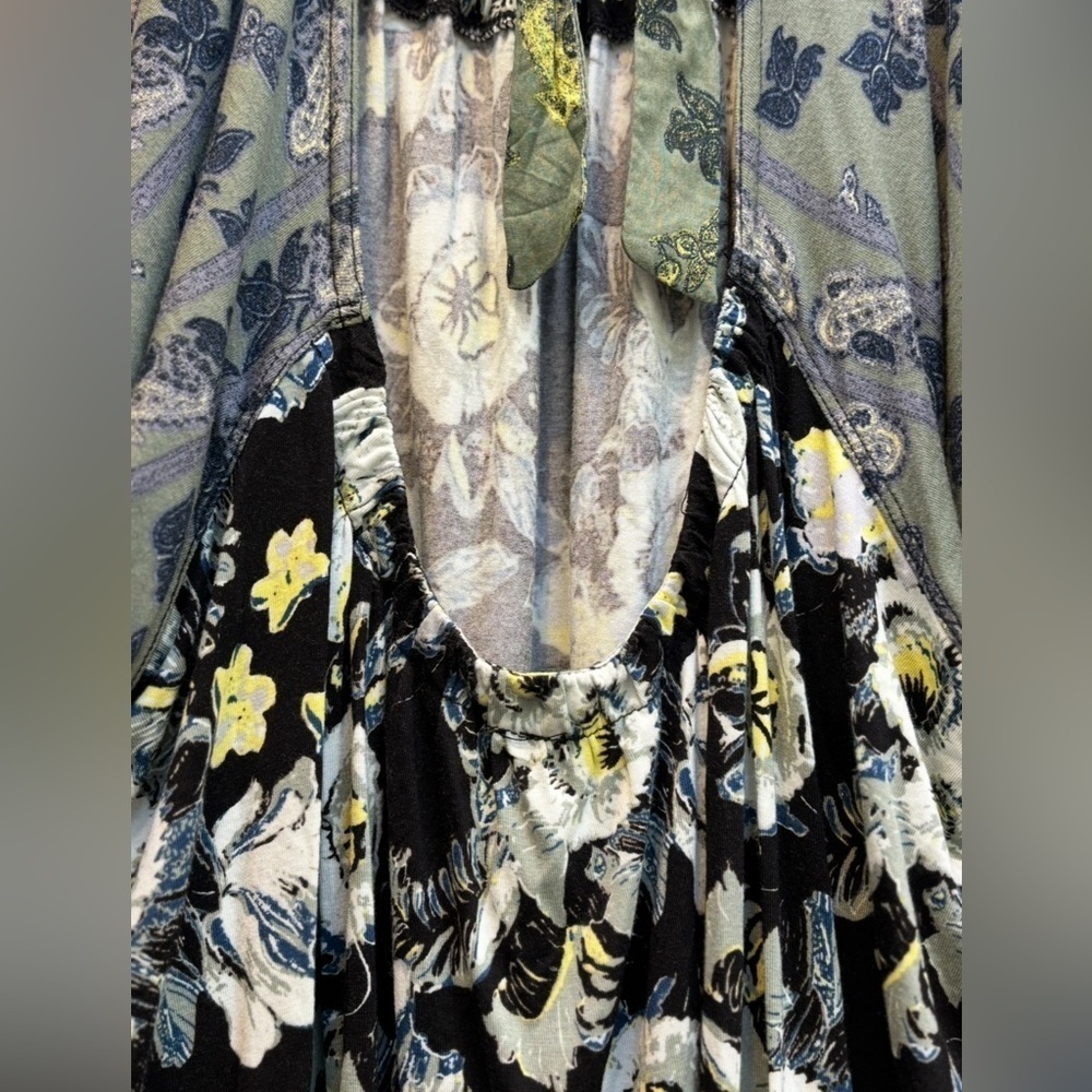 Free People “Baja Babe Cold Shoulder” top in black floral combo, size L 🖤 - Picture 11 of 13